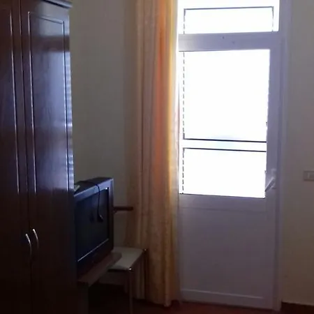 Πανσιόν Kristal Vlorë